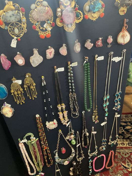 Brincos anéis colares fios vintage