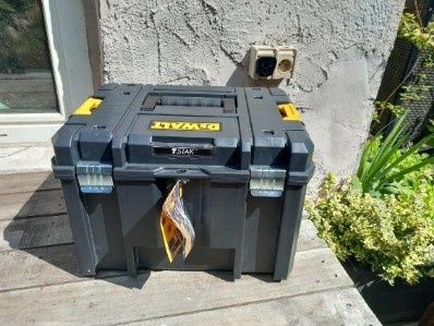Kufer Skrzynka Walizka Narzedziowa DEWALT TSTAK