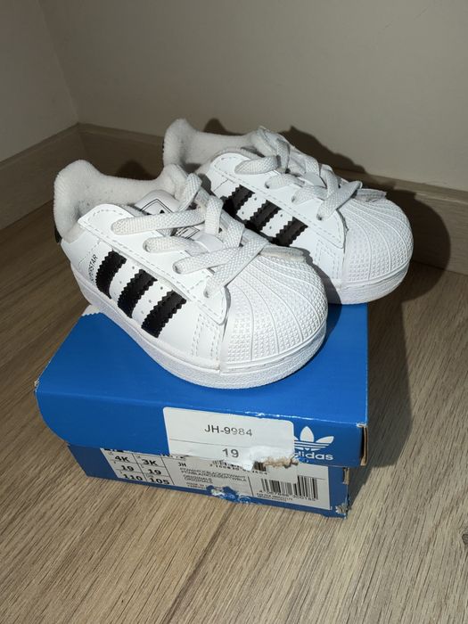 Детские кроссовки Adidas, размер 19 ( 11 см стелька)