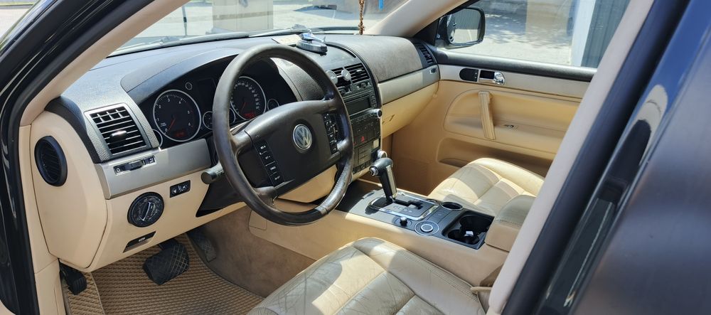 Продам машину Volkwagen 2.5 TD