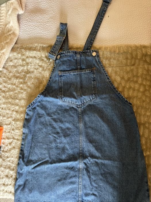 Dois pares de calcoes e umas jardineiras como novas