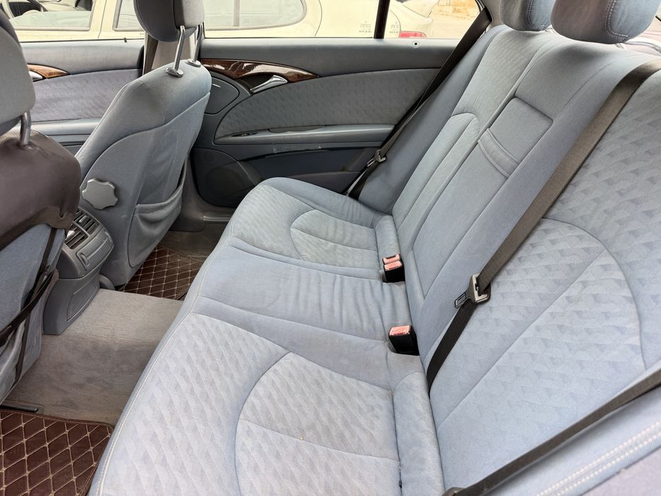 Mercedes-Benz E 220 — fotografia 6