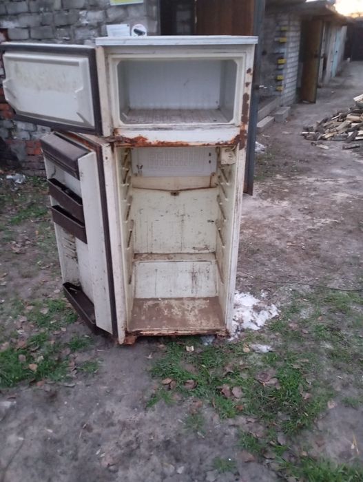 Холодильник на дачу или гараж.рабочий.
