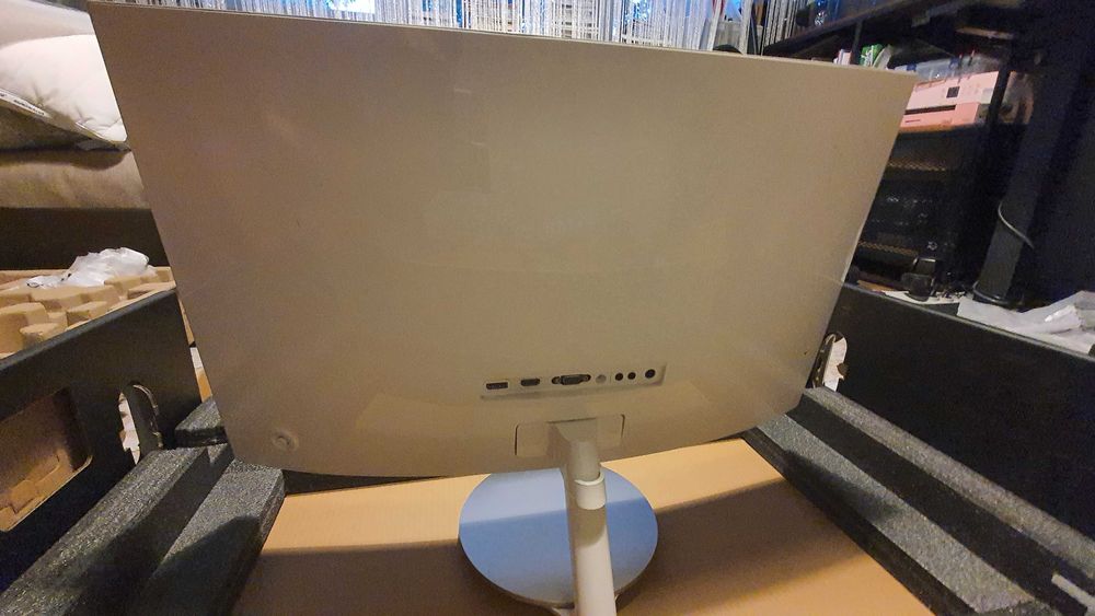 Samsung monitor kolor bialy.