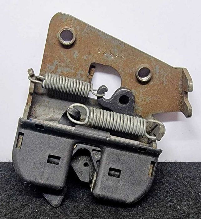 Fechadura / Fecho da Mala BMW 3 (E90) ano 2004