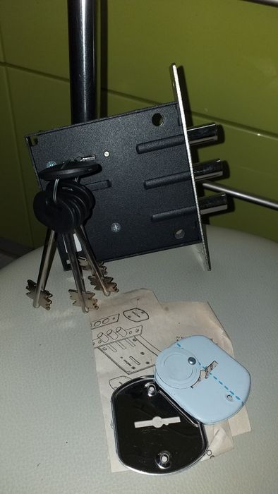 Продам врезной замок Меттэм на гараж,калитку или дом.