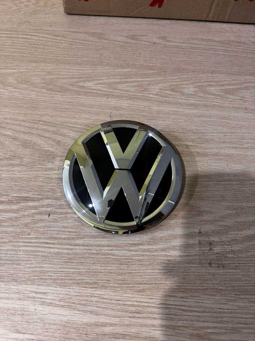Емблема Volkswagen Jetta MK7