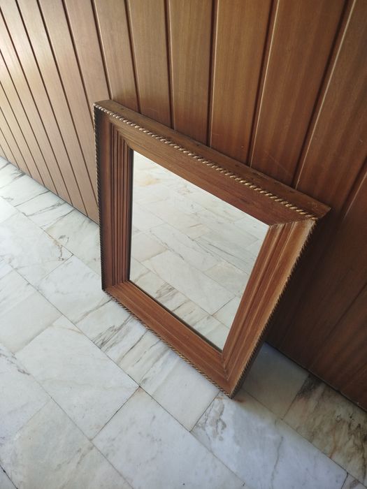 Espelho vintage em madeira
