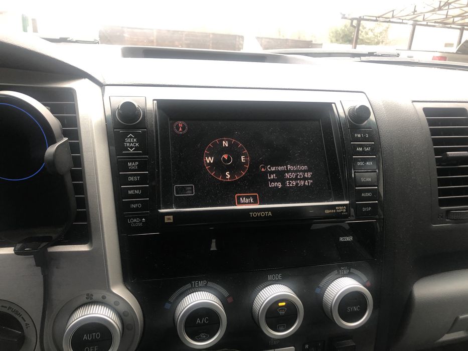 Продам Toyota Sequoia