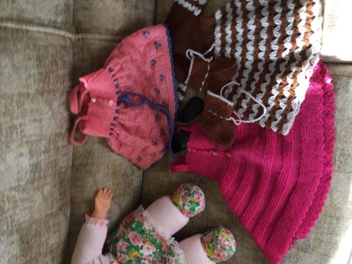 Boneca + 3 Roupas Bordadas