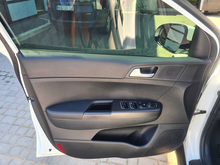 Kia Sportage 2019 VIN U5YPG814AKL681480 фото оголошення 12 з 24