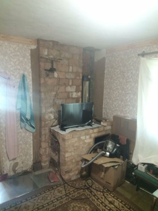 Дача на  Карноватке Для.. отшельников ...Жилая с мебел и бытовой техникой Печное отопление