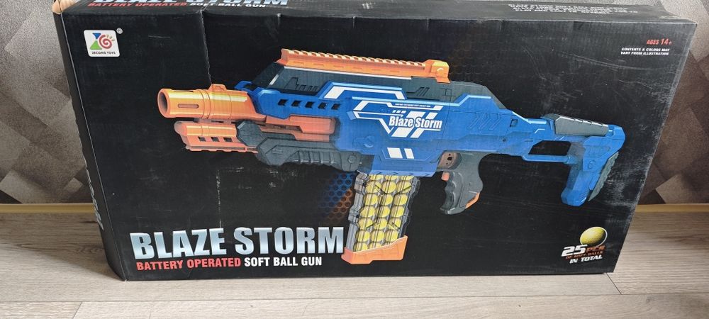 Іграшковий бластер з м'якими кульками в стилі Nerf