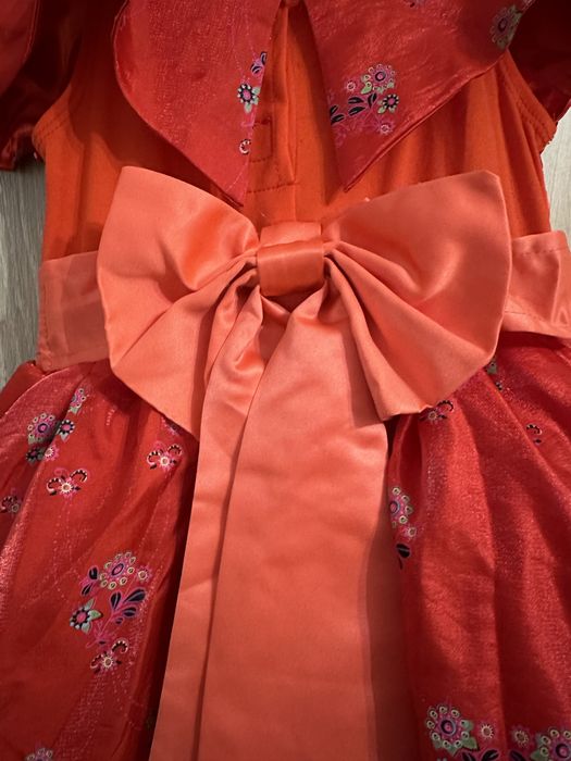 Нарядне червоне плаття на дівчинку 6-7 років, Disney Parks. 116-122см