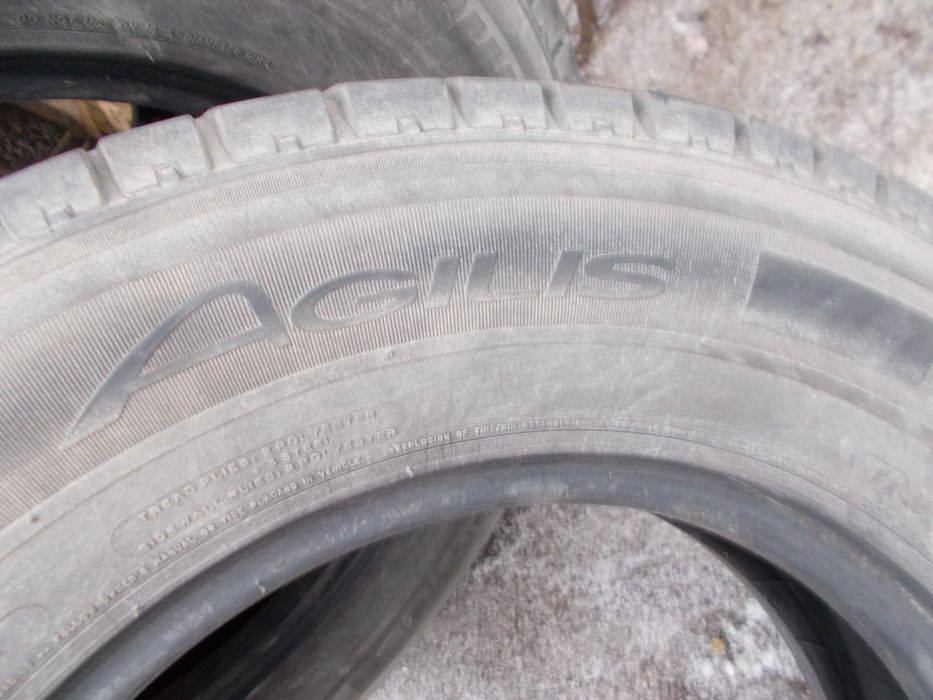 Opony,      Michelin,    205 / 75 / 16 c.     2 sztuki.