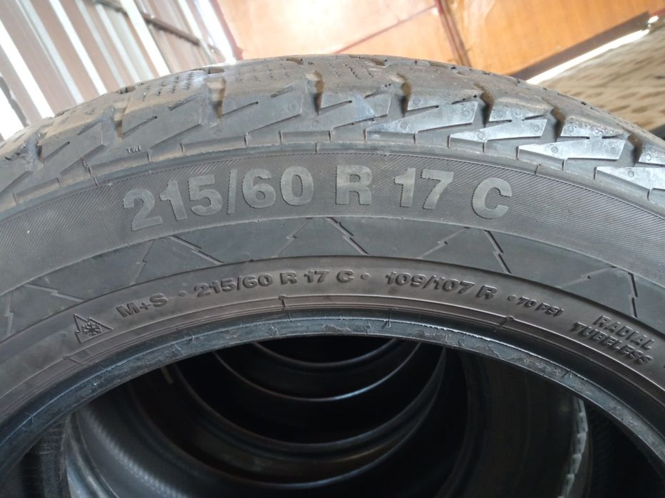 Opony 17"C 215/60R17 Continental 4 ssztuki  Bus
