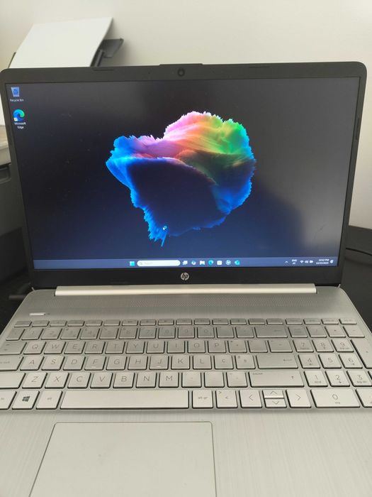 Portátil HP i5 16GB 2.10Ghz (como novo)