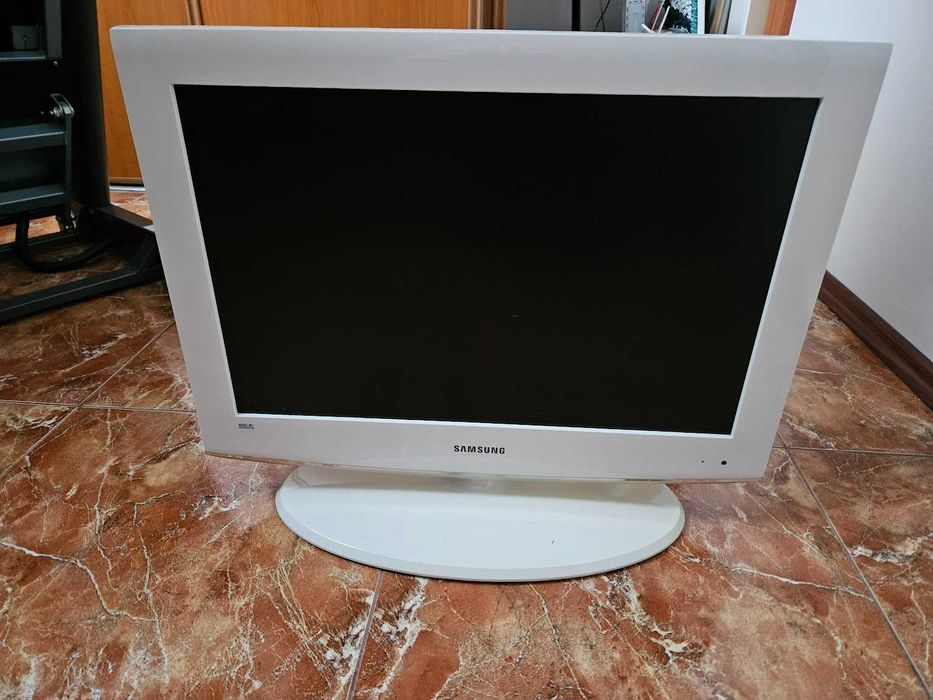Телевизор Samsung LE22A454C1