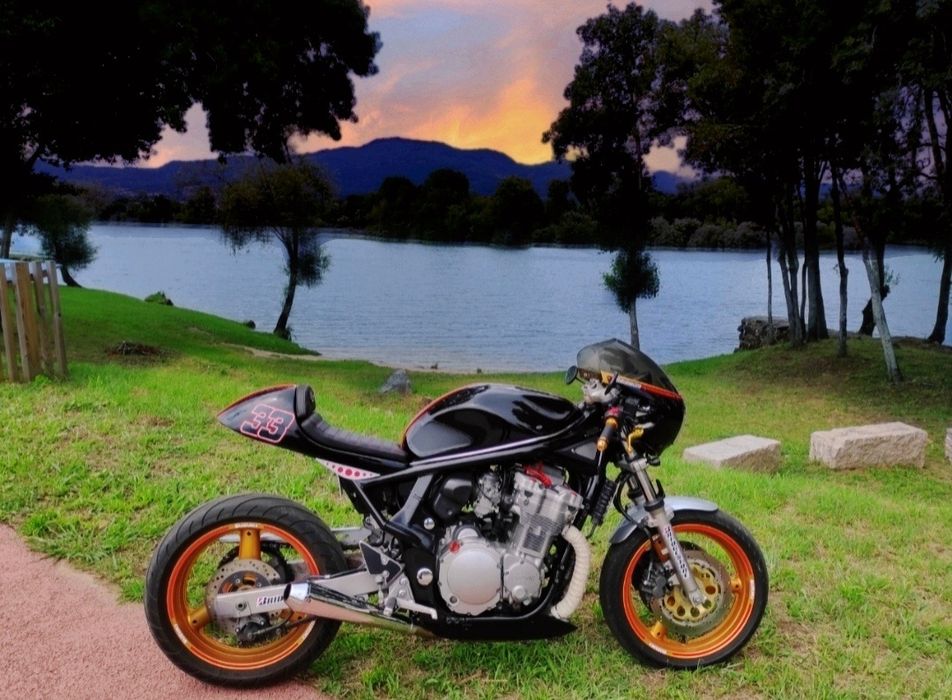 Suzuki Café Racer