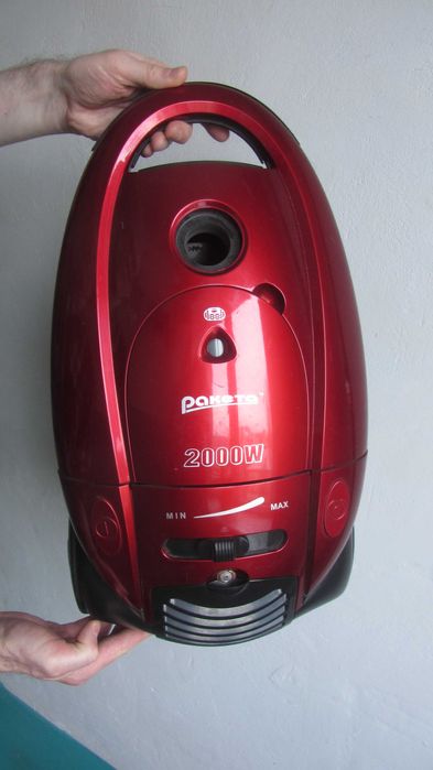 Великий пилосос Ракета-70 на 2000 Вт, большой пылесос, но