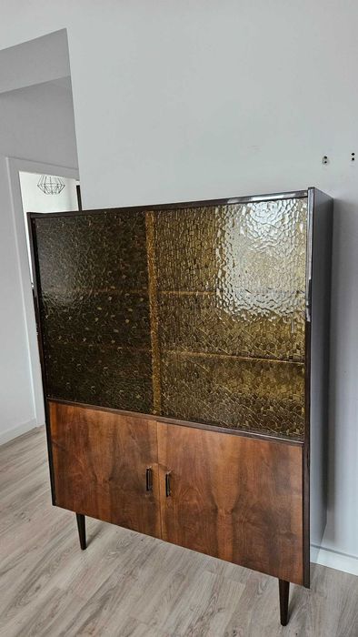 Kredens z czasów PRL