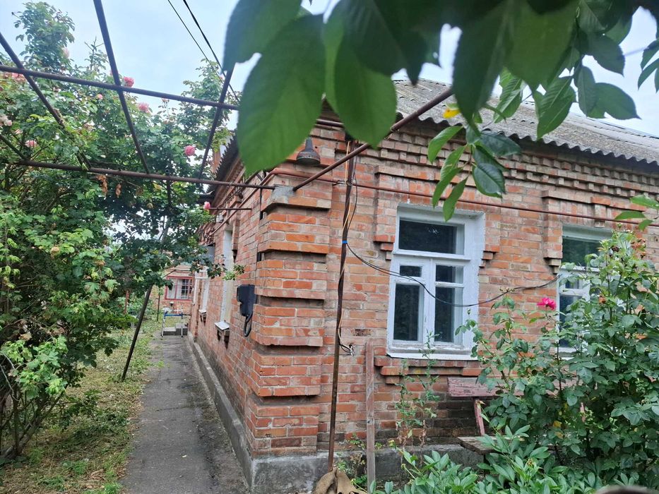 Продам пол дома район майдан Незалежності