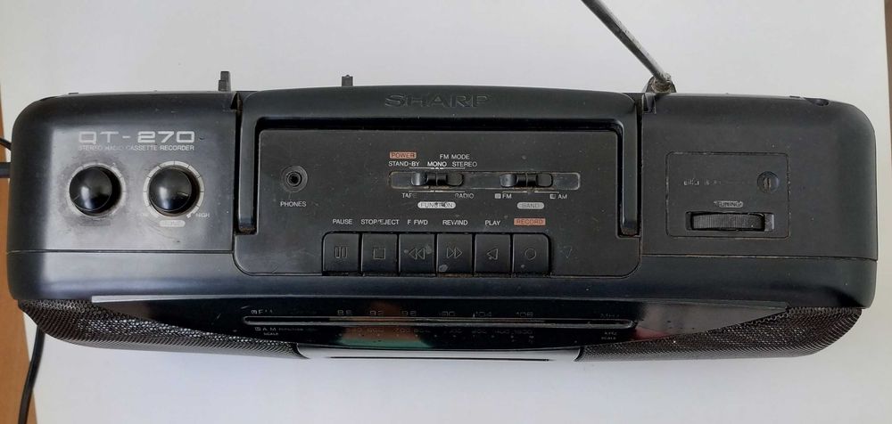 Стерео магнітола Shаrp QТ-270 HТ, однокасетна.