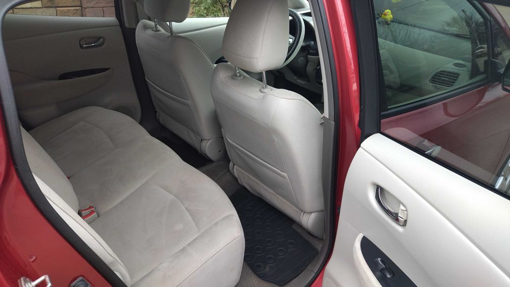 Електромобіль Nissan leaf