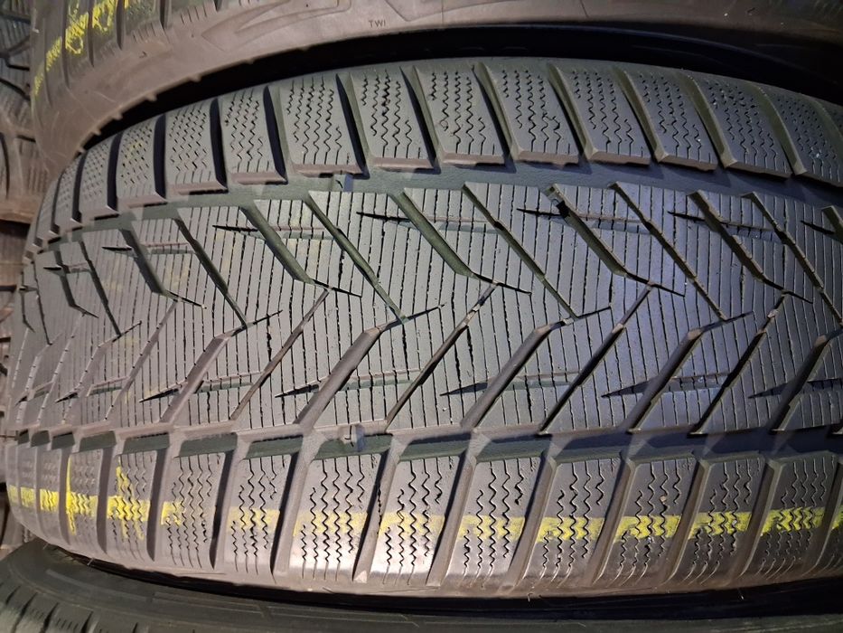255/45 R20 Vredestein Xtrem S шини б/у зима ПАРА