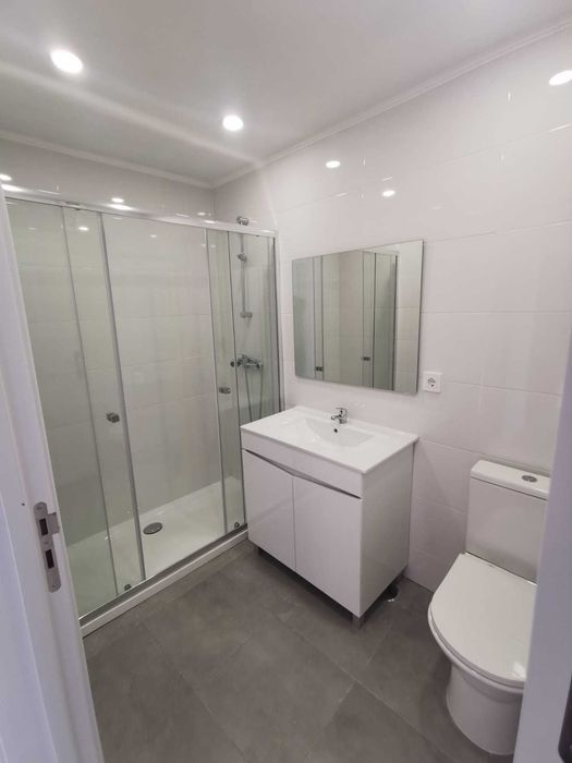 Alugo quartos partilhados vagas femininas e masculinas,Queluz,Damaia.