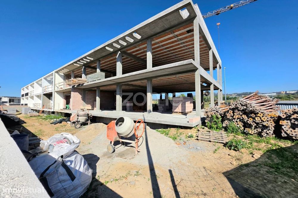 Moradia Gaveto T3 | Construção | Frossos-Braga | Amplo Espaço Exter...