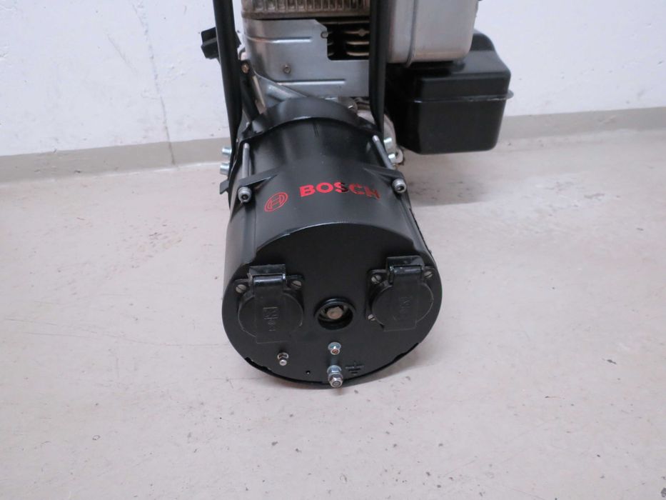 Agregat prądotwórczy Bosch G 2400. Rawicz Osiedle 350 Lecia Rawicza ...