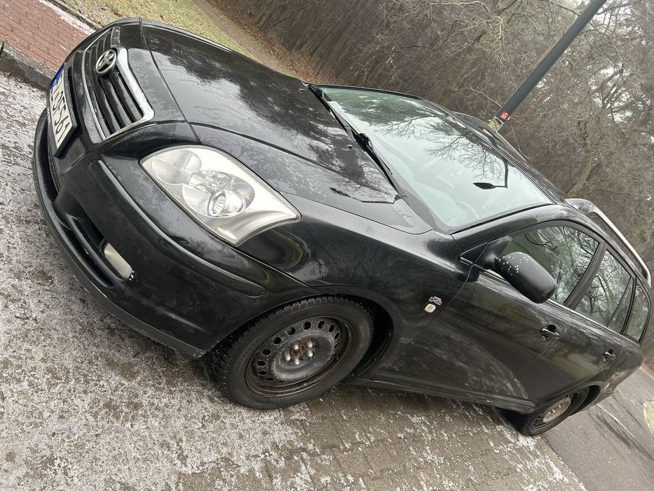 Toyota Avensis T25 Diesel 2,0 D4D 2003 Rok 116km Kombi Czarna Łódź