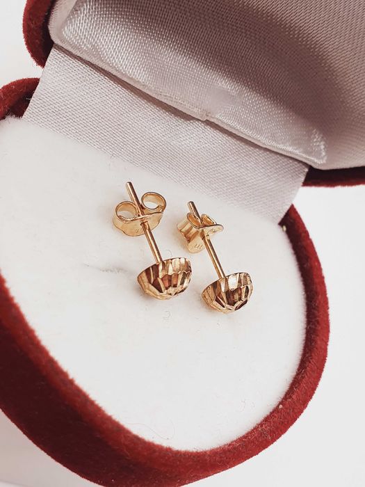 Nowe Piękne złote kolczyki.