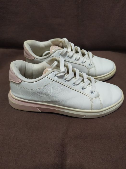 Кросівки.   Кеди.