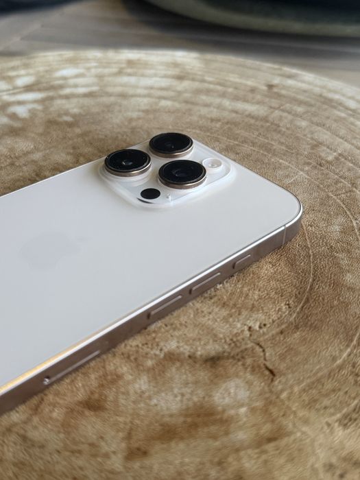 Iphone 16 pro 256gb como novo