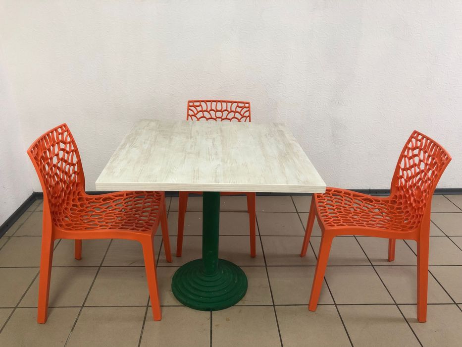 Стіл   продам  для кафе