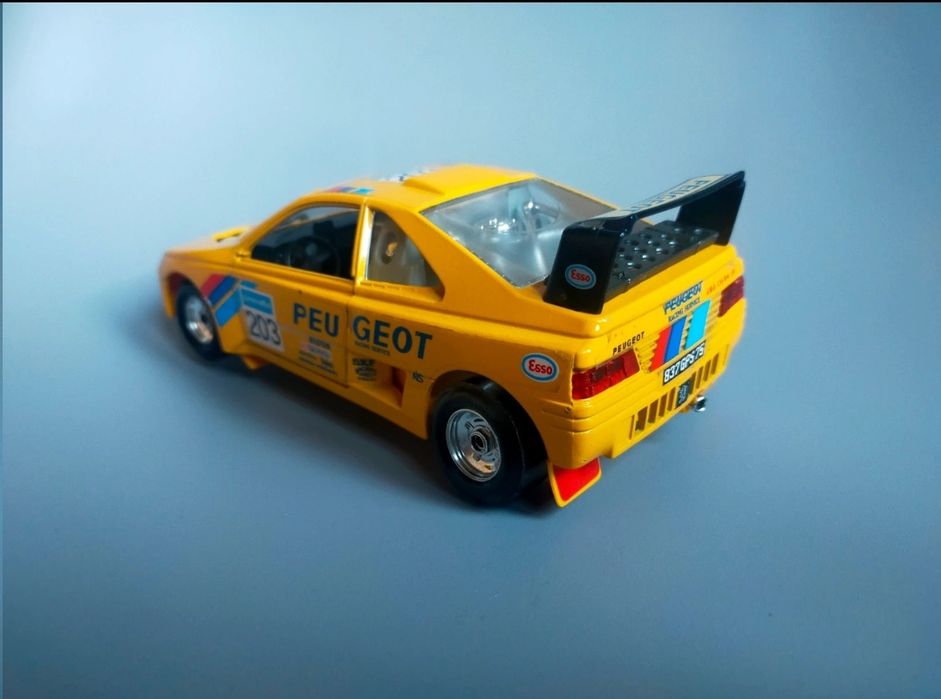 Bburago Burago Peugeot 405 Turbo 16 1:24