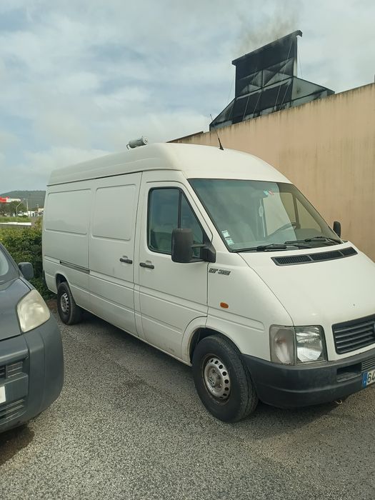 Carrinha para venda VW lt35 de 2005 cilindrada  2500 TDI carrinha em bom estado sempre estimada