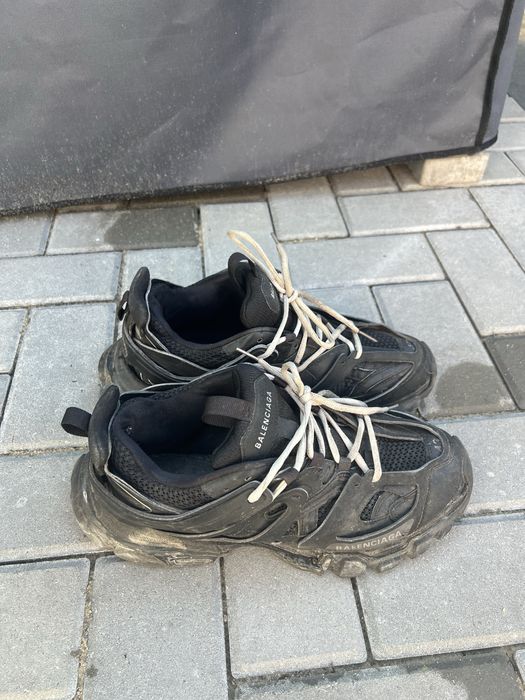 Balenciaga track 1