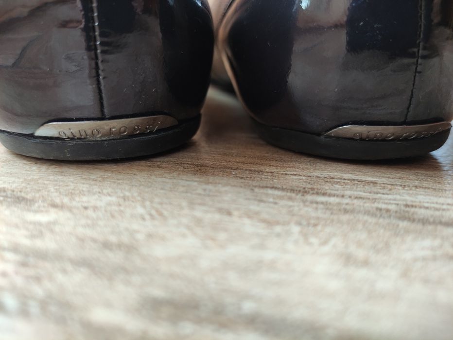 Czółenka skórzane Gino Rossi rozm. 40