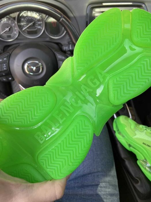 Balenciaga Triple S Clear Sole Beige