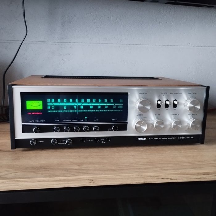 Yamaha CR-700 amplituner wzmacniacz