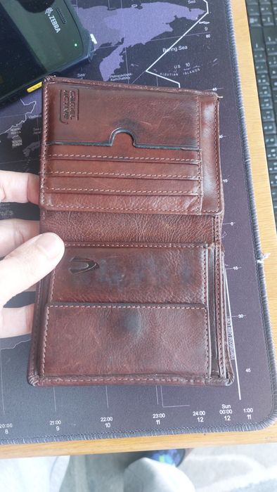 Vendo carteira da Camel, castanha como nova