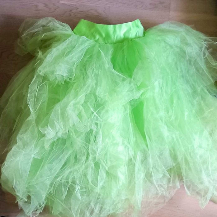 Нарядна пишна святкова зелена сукня з фатину