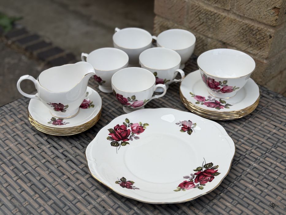 Вінтажний чайний сервіз Queen Anne Bone China England 20 предметів оригінал