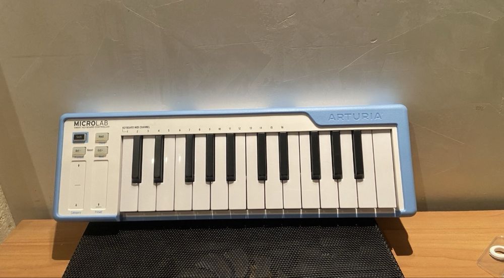 MIDI-клавіатура Arturia MicroLab пропунуйте вашу ціну