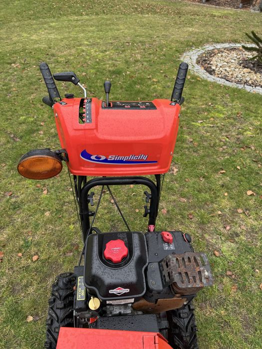Odsniezarka Simplisity 1226 l silnik b&g 12 koni