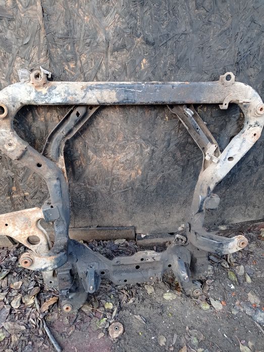 Подрамник передній балка Opel Vectra B Опель