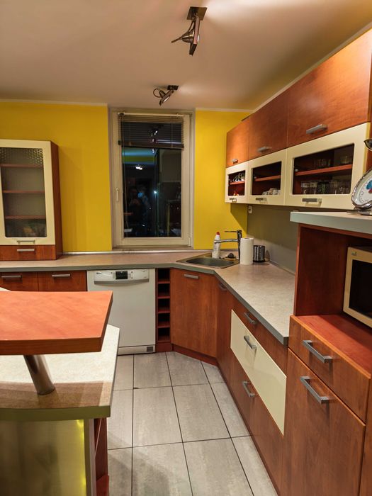 Meble kuchenne z dużą wyspą + AGD